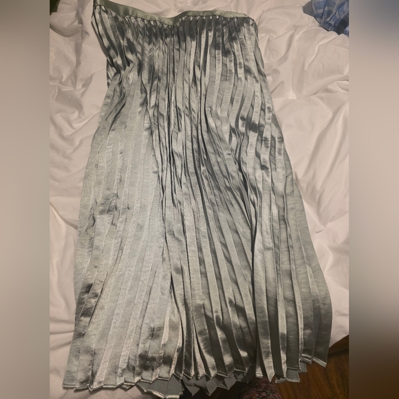 LC Lauren Conrad Pleated Pull-On Midi Skirt, Green - Picture 3 of 5